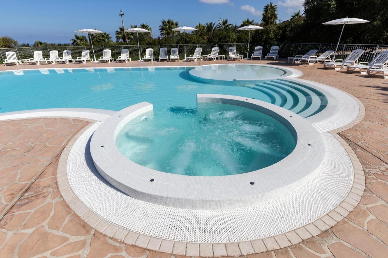 Apartahotel Happy Days Capo Vaticano